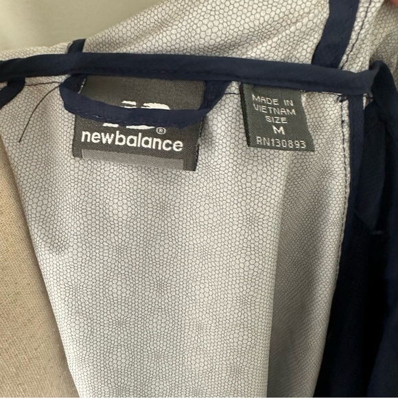 New Balance Women’s Hooded Rain Coat Jacket - Picture 2 of 6